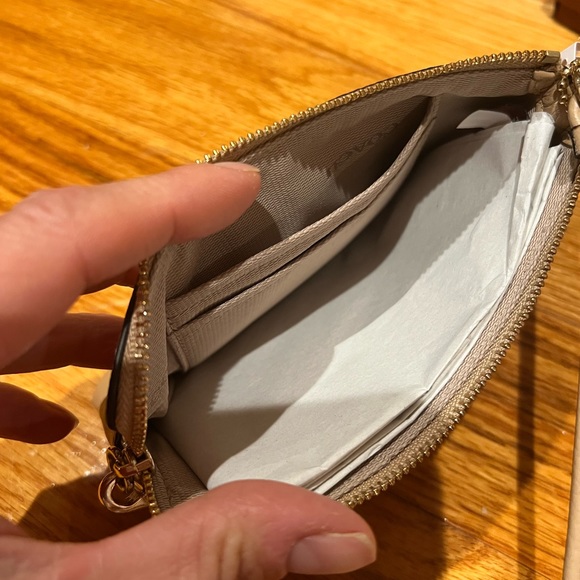 COACH Wristlet Genuine New w/ tags and box. - Picture 8 of 9